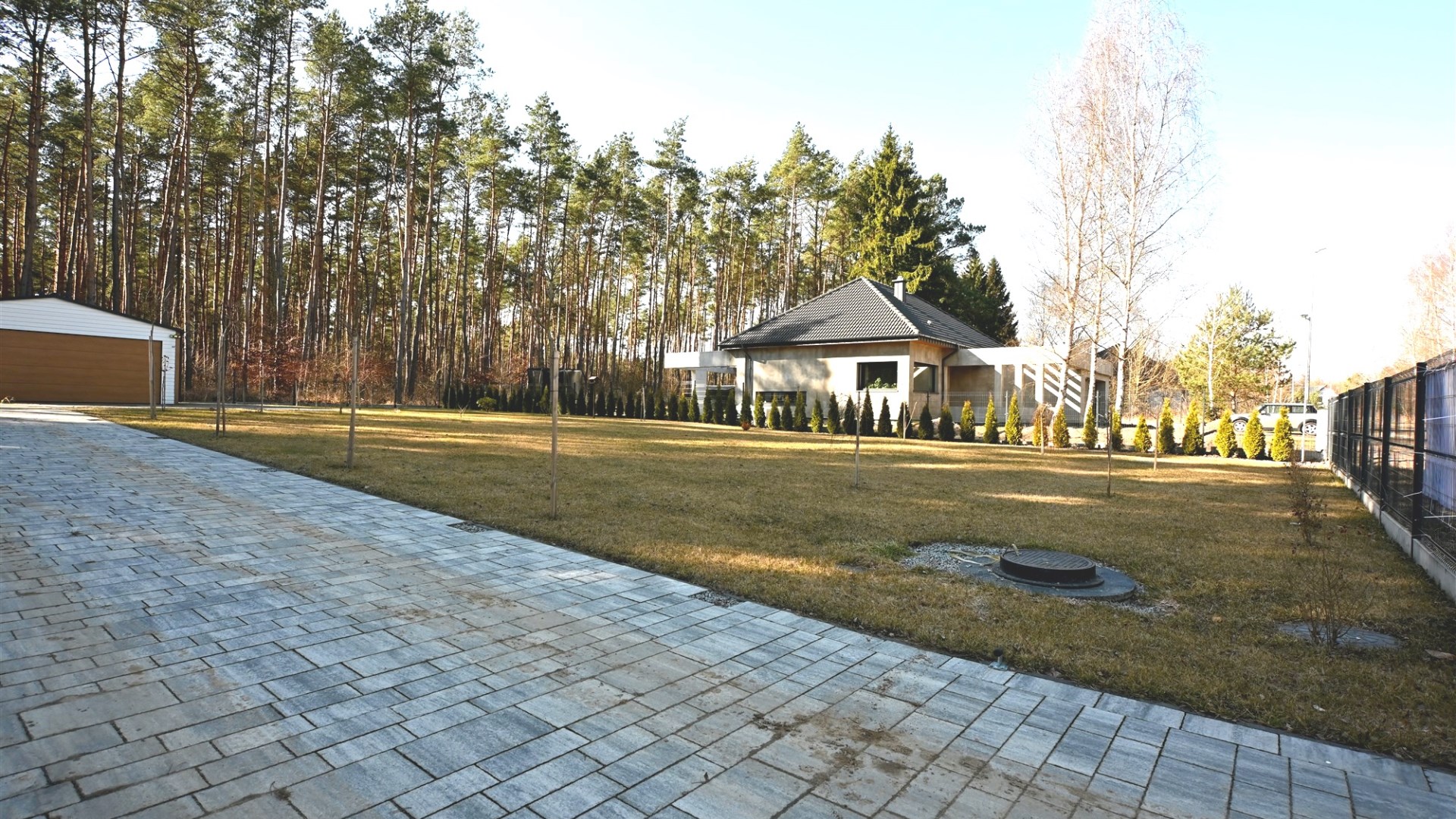 Działka na sprzedaż